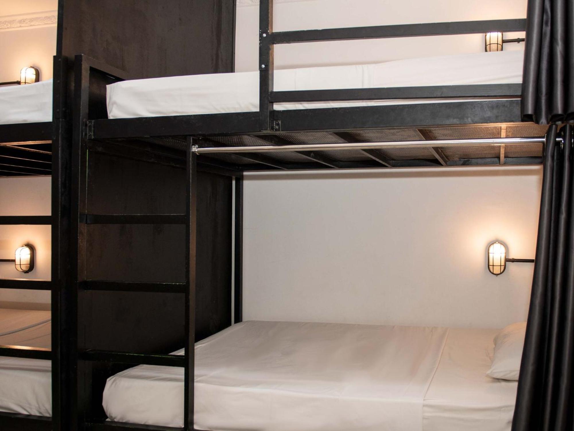 Mad Monkey Hostel Phnom Pen Exterior foto