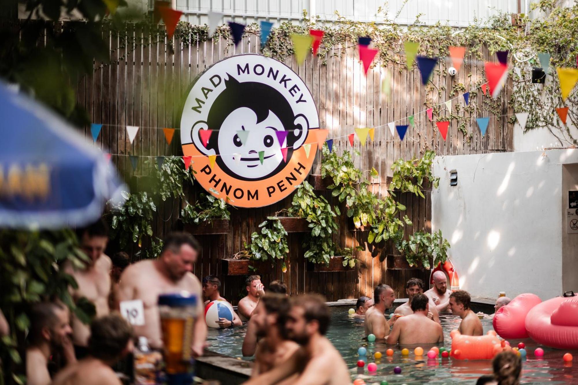 Mad Monkey Hostel Phnom Pen Exterior foto